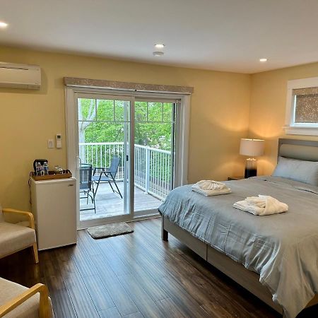 Lotus Moon Apartment Шарлъттаун Екстериор снимка