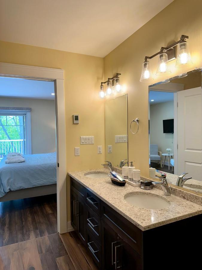 Lotus Moon Apartment Шарлъттаун Екстериор снимка